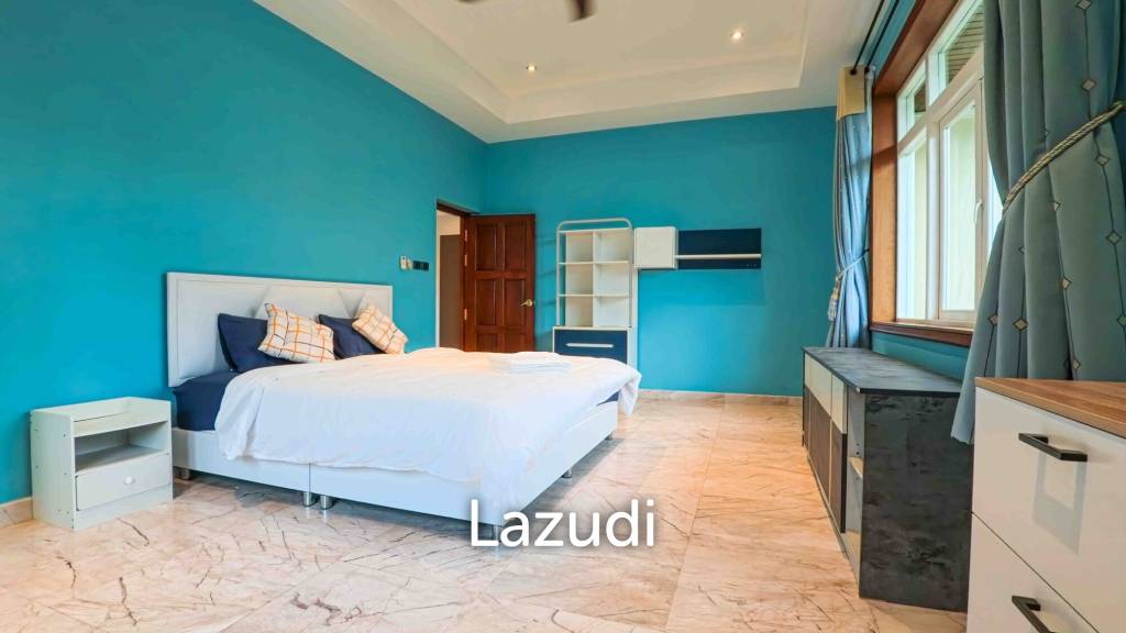 Spacious 7-bedroom private pool villa in Kathu near Patong and golf courses