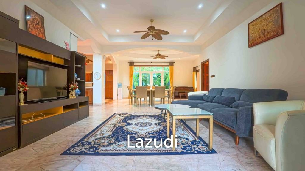 Spacious 7-bedroom private pool villa in Kathu near Patong and golf courses