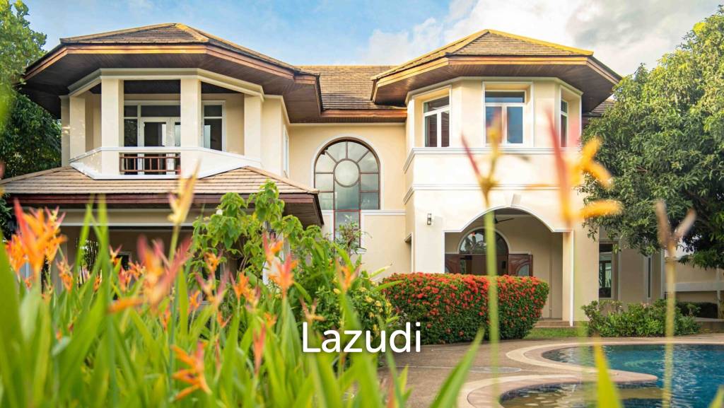 Spacious 7-bedroom private pool villa in Kathu near Patong and golf courses