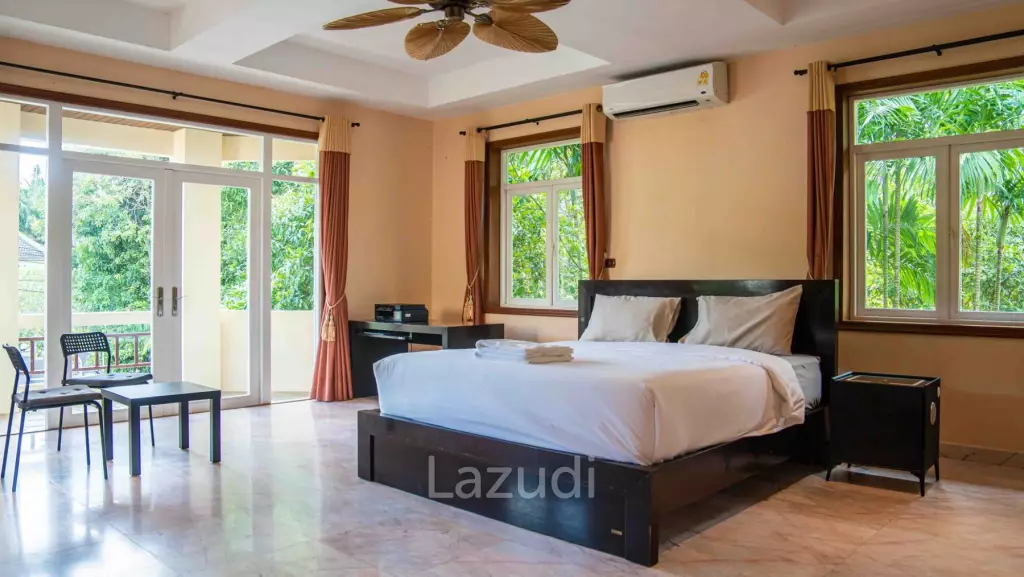 Spacious 7-bedroom private pool villa in Kathu near Patong and golf courses
