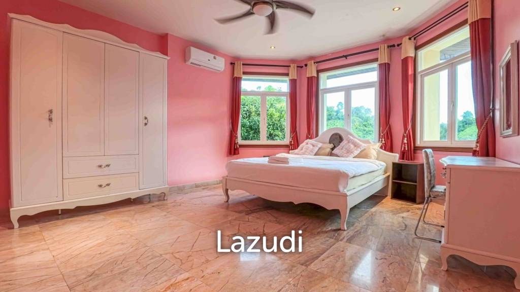 Spacious 7-bedroom private pool villa in Kathu near Patong and golf courses