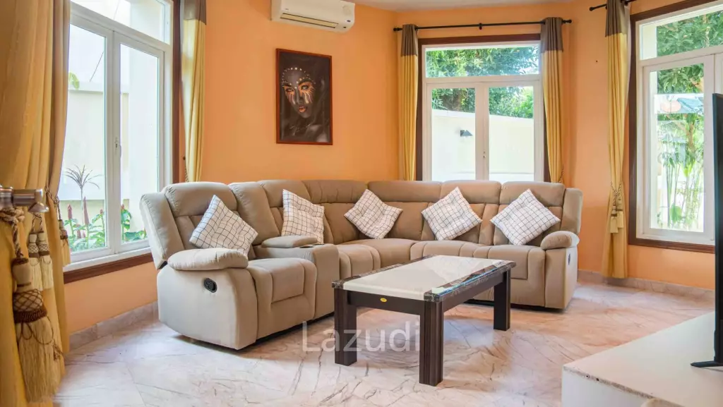 Spacious 7-bedroom private pool villa in Kathu near Patong and golf courses
