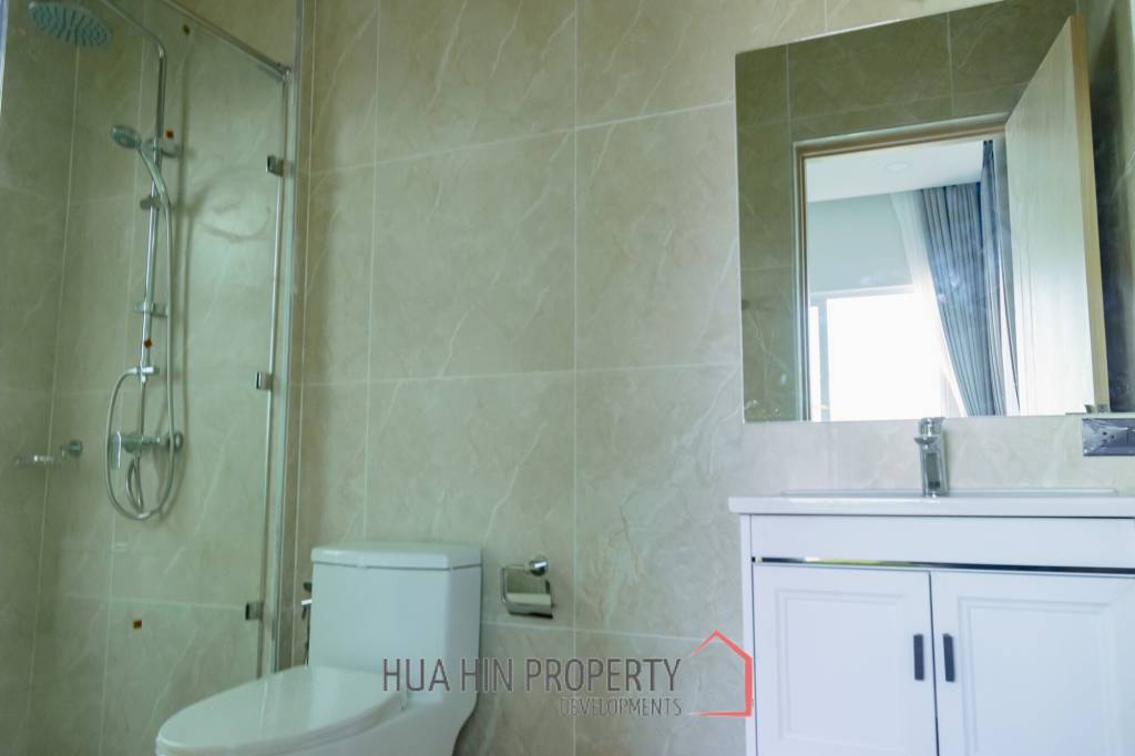 298 sqm New Modern pool villa in Thap Tai Hua Hin