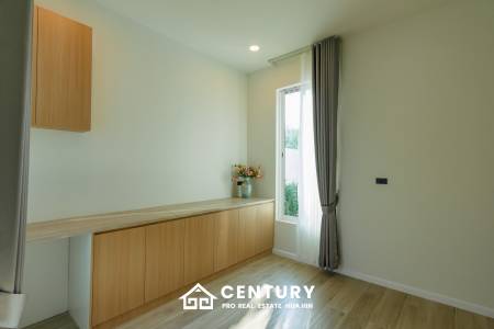 298 sqm New Modern pool villa in Thap Tai Hua Hin