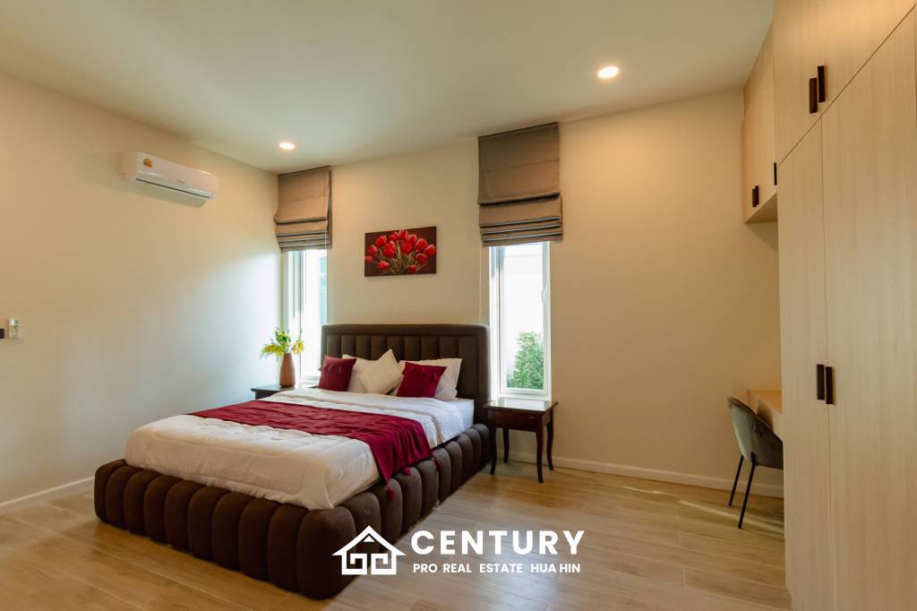 298 sqm New Modern pool villa in Thap Tai Hua Hin