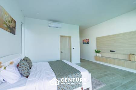 298 sqm New Modern pool villa in Thap Tai Hua Hin