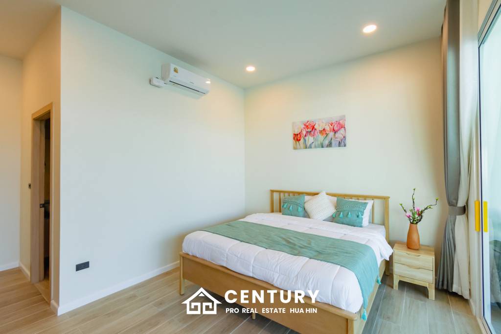 298 sqm New Modern pool villa in Thap Tai Hua Hin