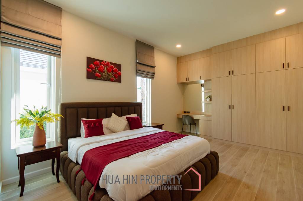 298 sqm New Modern pool villa in Thap Tai Hua Hin