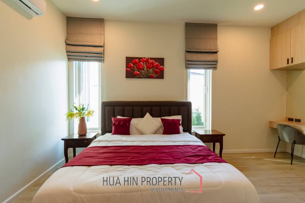 298 sqm New Modern pool villa in Thap Tai Hua Hin