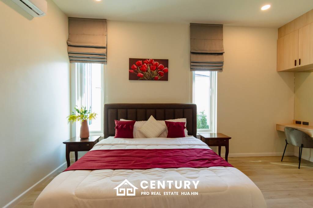 298 sqm New Modern pool villa in Thap Tai Hua Hin