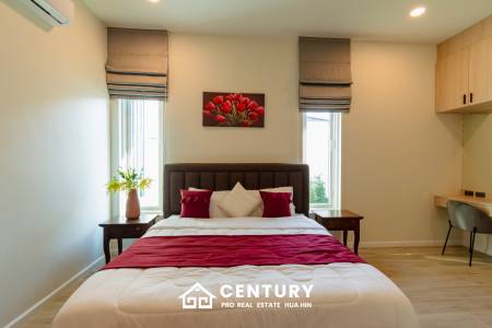 298 sqm New Modern pool villa in Thap Tai Hua Hin