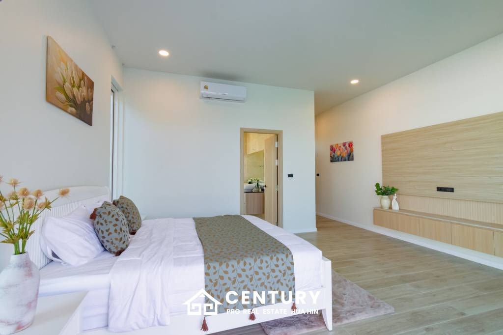 298 sqm New Modern pool villa in Thap Tai Hua Hin