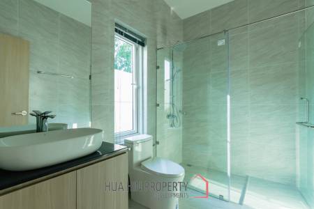 298 sqm New Modern pool villa in Thap Tai Hua Hin