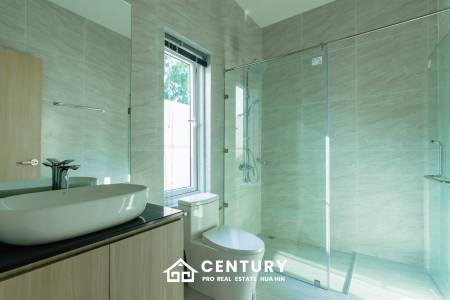 298 sqm New Modern pool villa in Thap Tai Hua Hin