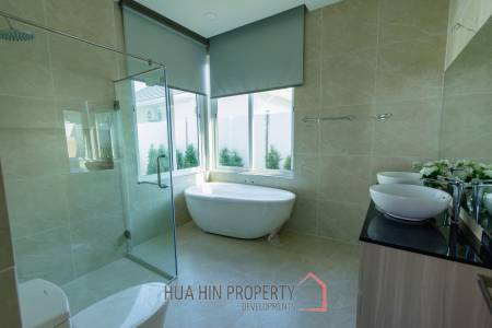 298 sqm New Modern pool villa in Thap Tai Hua Hin