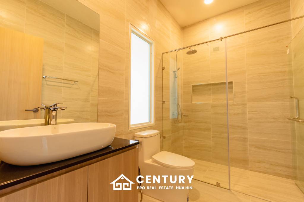 298 sqm New Modern pool villa in Thap Tai Hua Hin