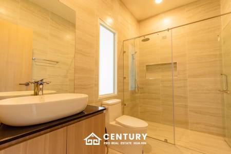 298 sqm New Modern pool villa in Thap Tai Hua Hin