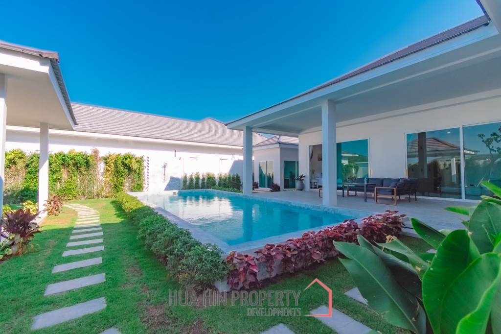298 sqm New Modern pool villa in Thap Tai Hua Hin