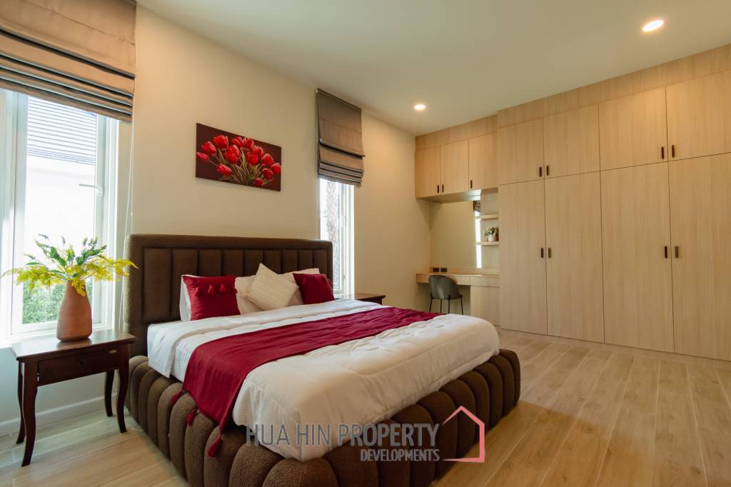 298 sqm New Modern pool villa in Thap Tai Hua Hin