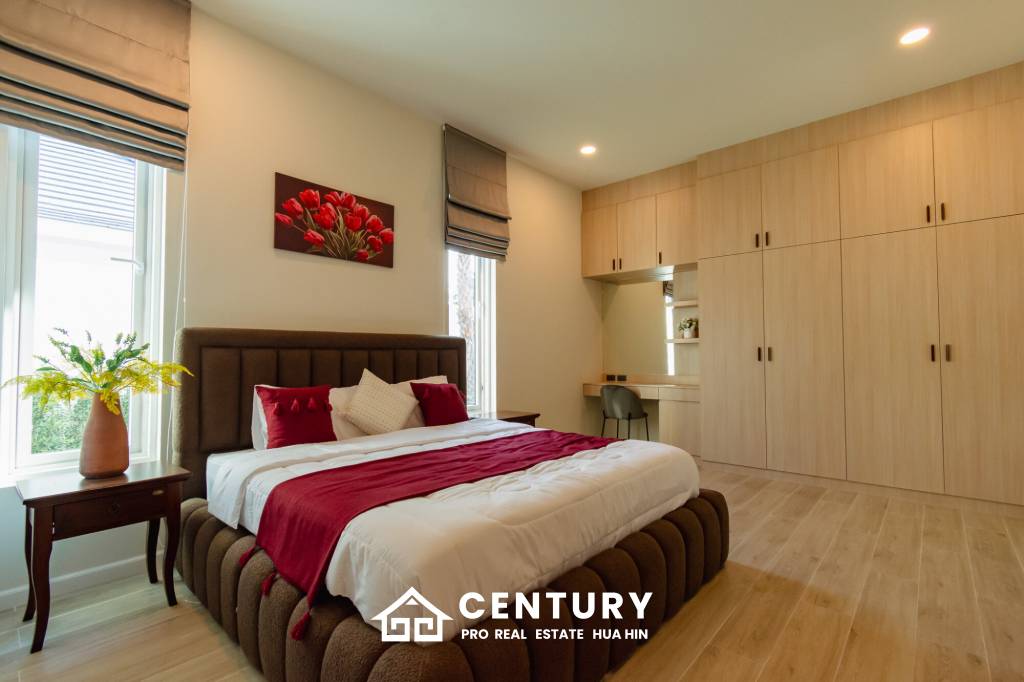 298 sqm New Modern pool villa in Thap Tai Hua Hin