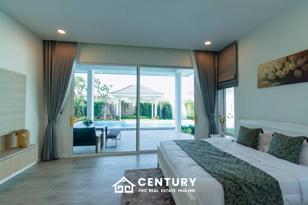 298 sqm New Modern pool villa in Thap Tai Hua Hin