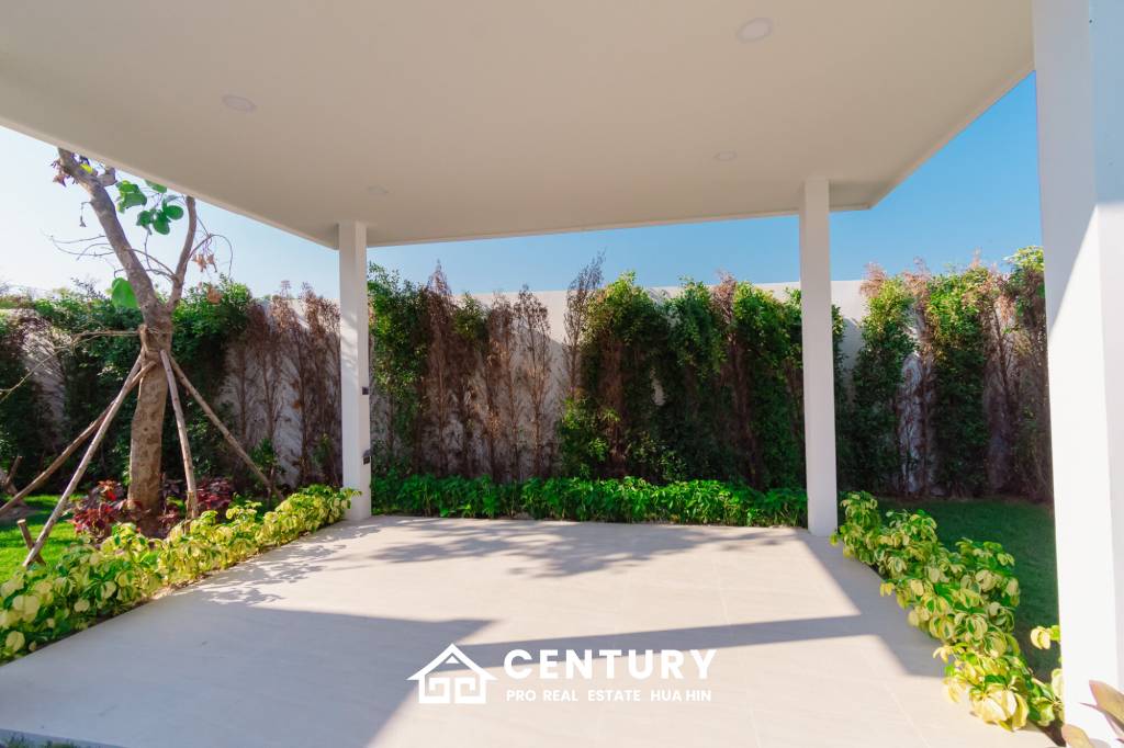 298 sqm New Modern pool villa in Thap Tai Hua Hin