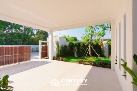 298 sqm New Modern pool villa in Thap Tai Hua Hin