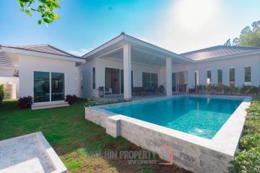 298 sqm New Modern pool villa in Thap Tai Hua Hin