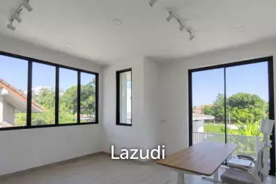 Bright 300 sqm 5 Bed Detached Home in Chan Kasem Chatuchak