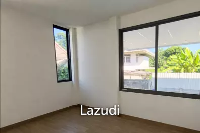 Bright 300 sqm 5 Bed Detached Home in Chan Kasem Chatuchak