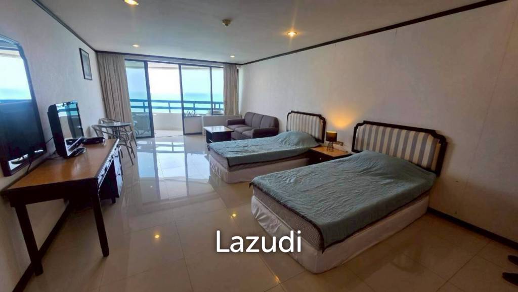 Large Studio with Ocean View for Rent Jomtien Plaza Condotel