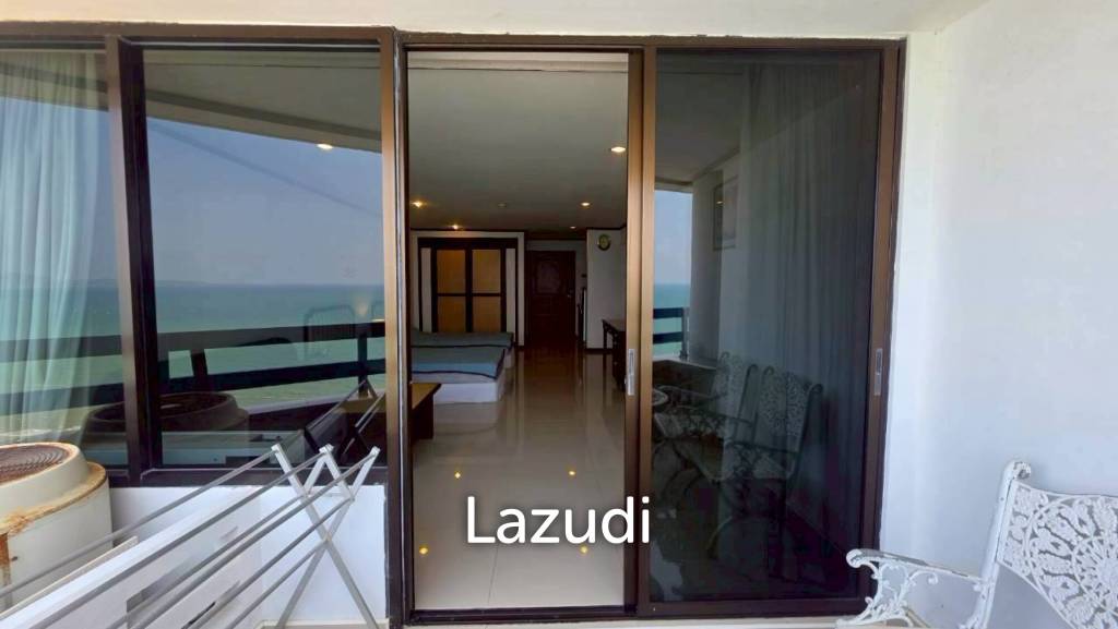 Large Studio with Ocean View for Rent Jomtien Plaza Condotel