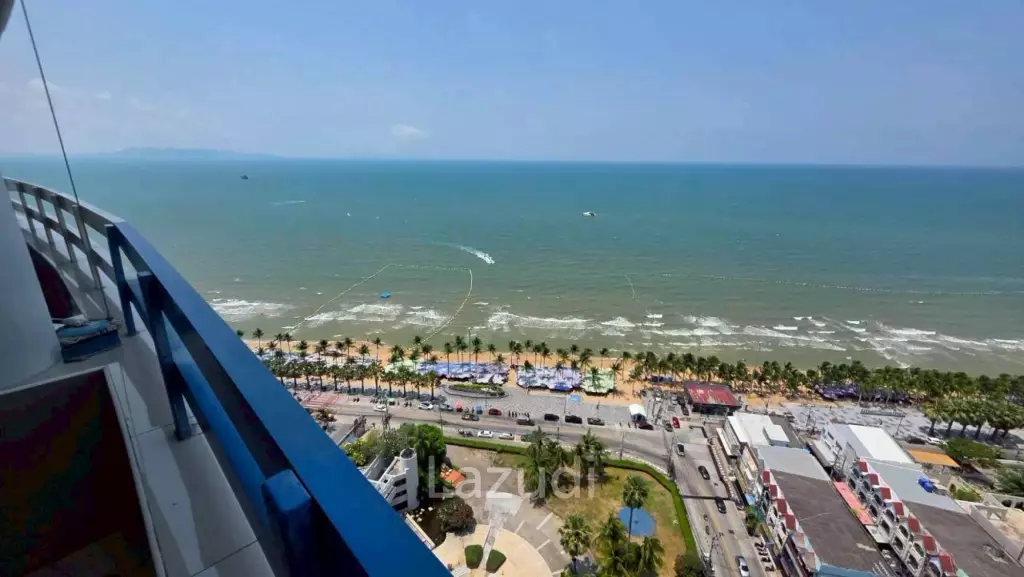Large Studio with Ocean View for Rent Jomtien Plaza Condotel