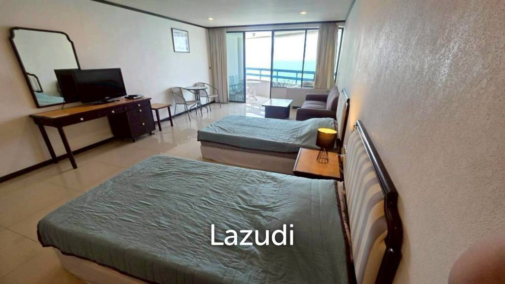 Large Studio with Ocean View for Rent Jomtien Plaza Condotel
