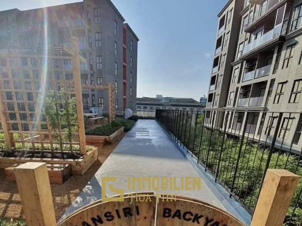 8 этаж / квартира-студия / балкон