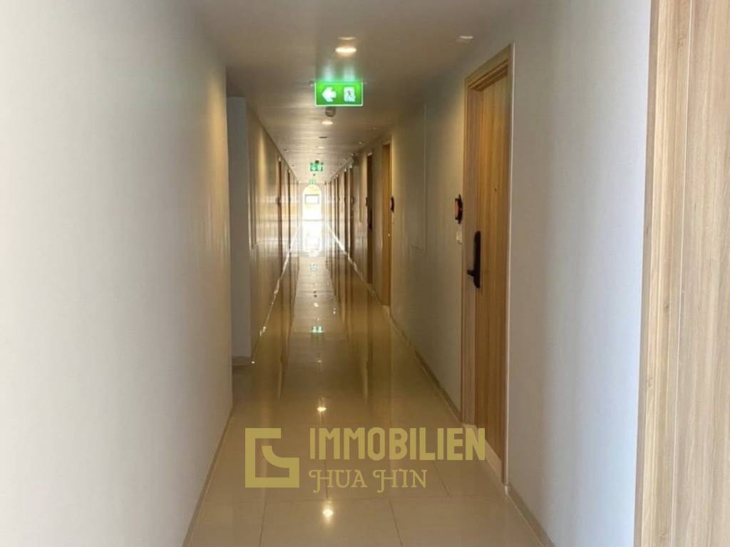 8 этаж / квартира-студия / балкон