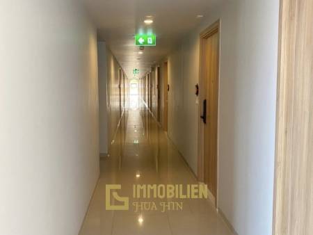 8 этаж / квартира-студия / балкон