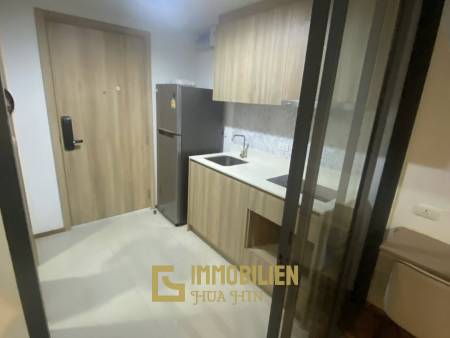 8 этаж / квартира-студия / балкон