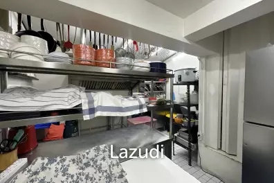 URGENT! Prime Sukhumvit 44 Location | Restaurant-Ready | No Key Money