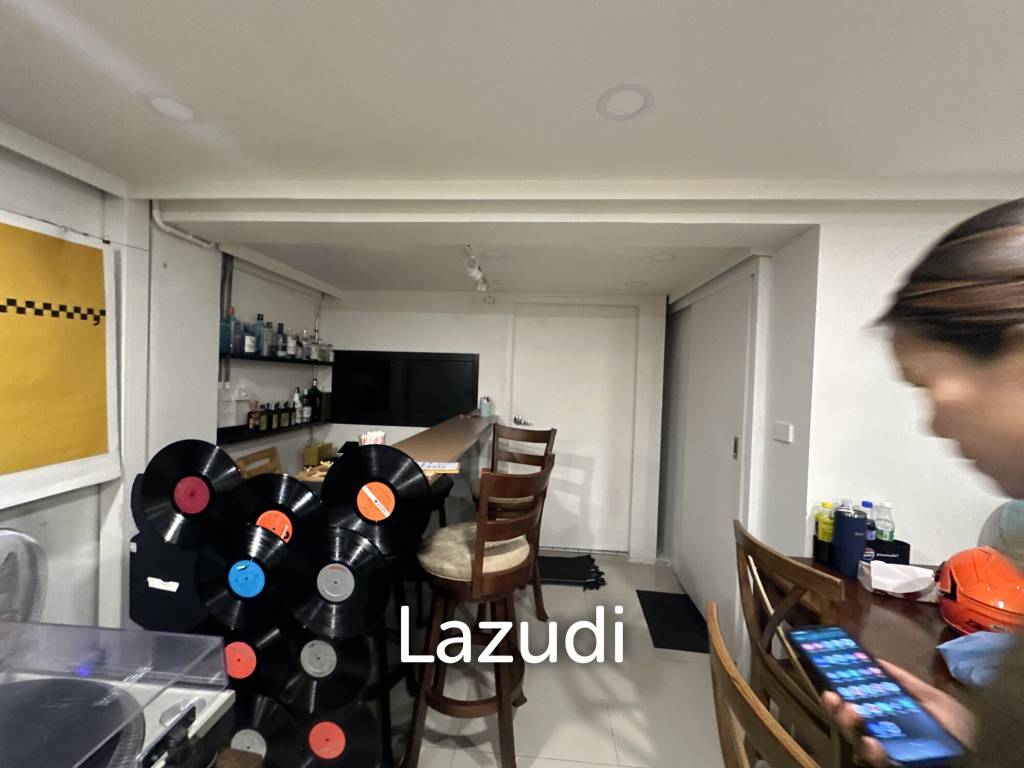 URGENT! Prime Sukhumvit 44 Location | Restaurant-Ready | No Key Money