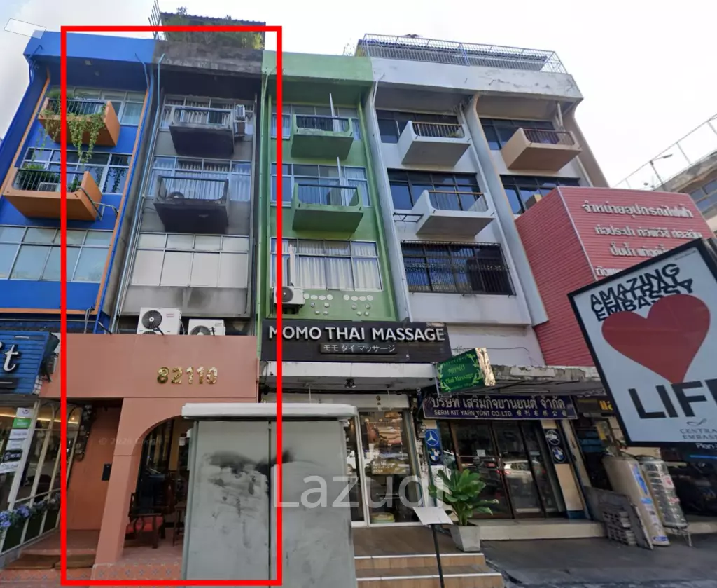 URGENT! Prime Sukhumvit 44 Location | Restaurant-Ready | No Key Money