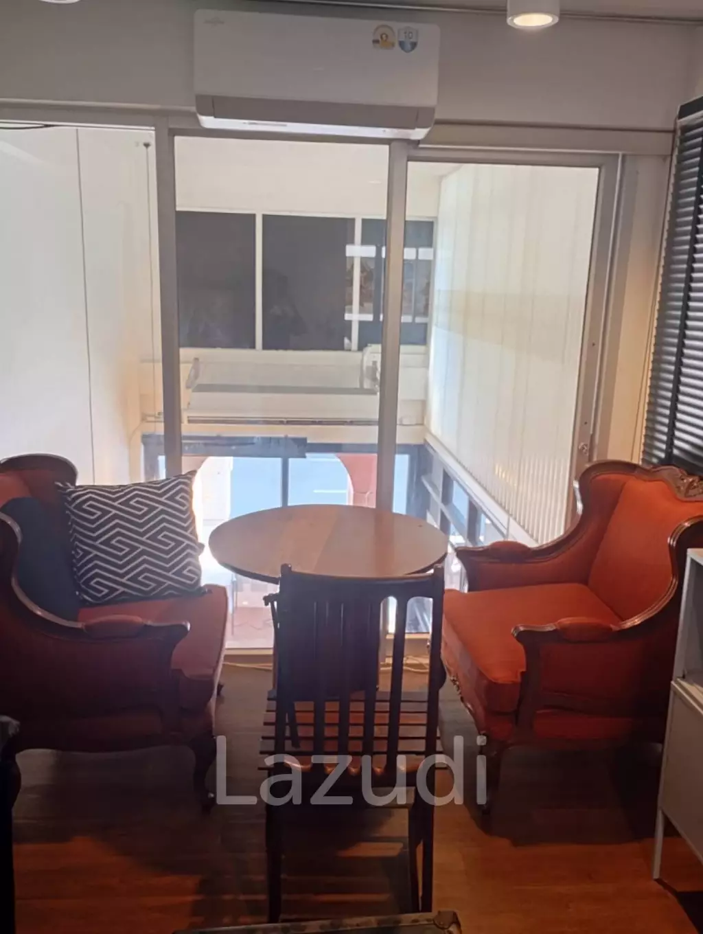 URGENT! Prime Sukhumvit 44 Location | Restaurant-Ready | No Key Money