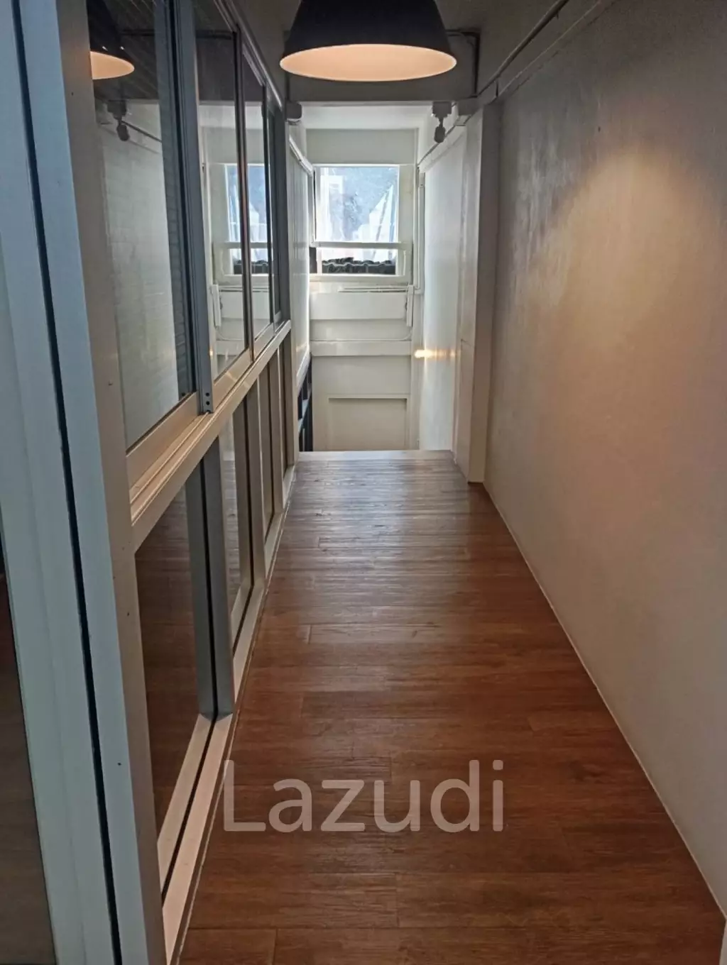 URGENT! Prime Sukhumvit 44 Location | Restaurant-Ready | No Key Money
