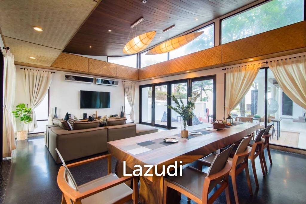 Oceanfront 4 Bedroom Pool Villa in Pran Buri