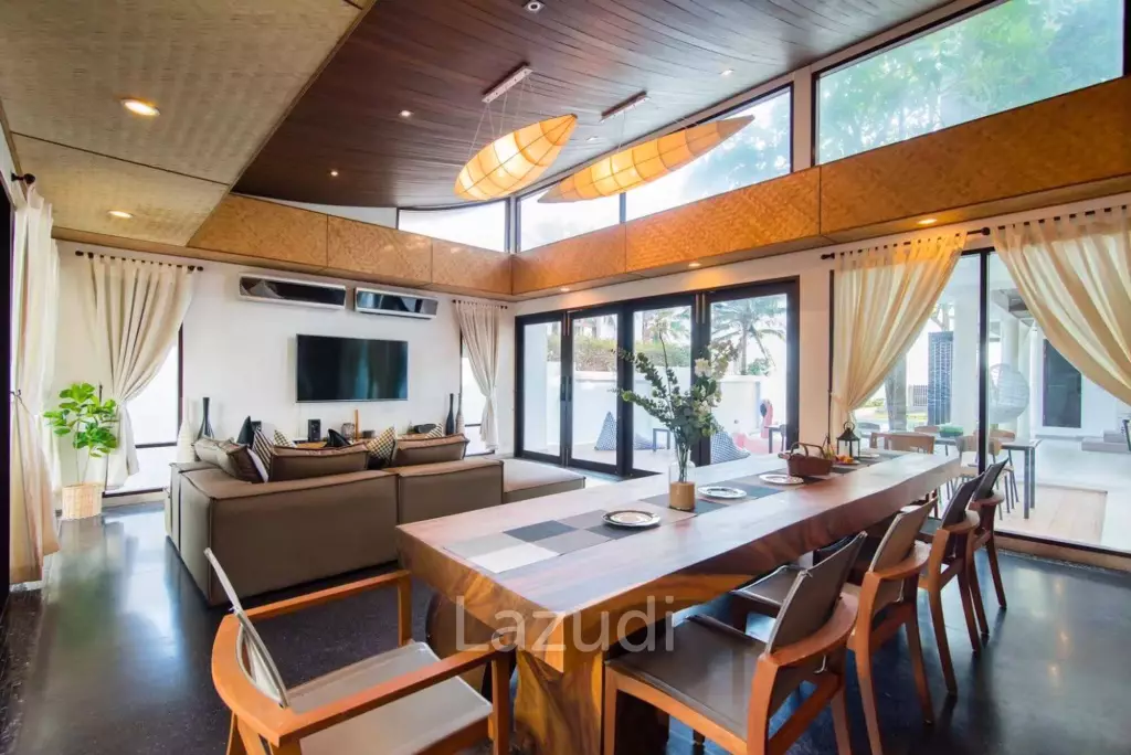 Oceanfront 4 Bedroom Pool Villa in Pran Buri
