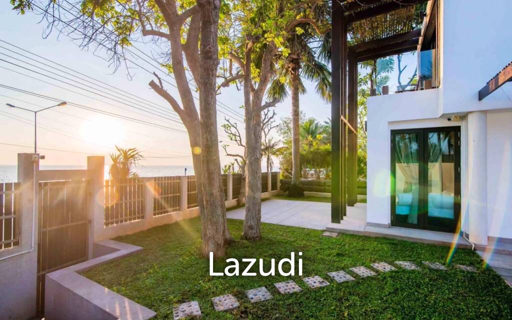 Oceanfront 4 Bedroom Pool Villa in Pran Buri