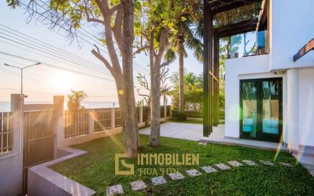 Oceanfront 4 Bedroom Pool Villa in Pran Buri