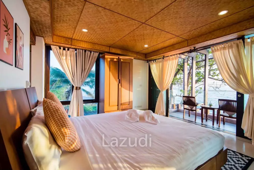 Oceanfront 4 Bedroom Pool Villa in Pran Buri