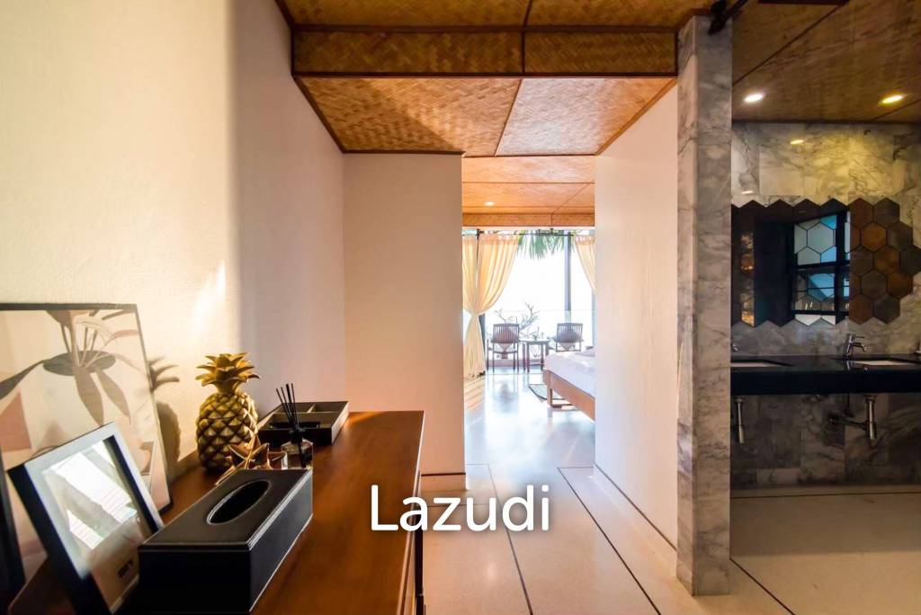 Oceanfront 4 Bedroom Pool Villa in Pran Buri