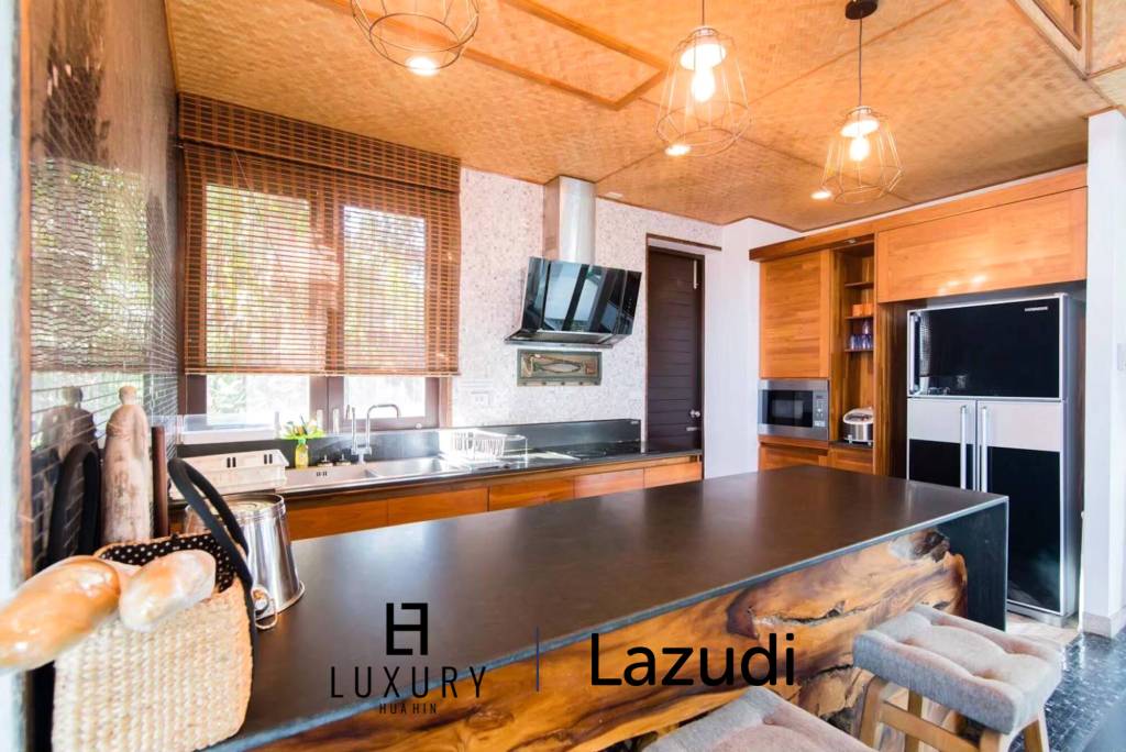 direkte Strandlage / 550 qm Wohnfläche / 4 Schlafzimmer